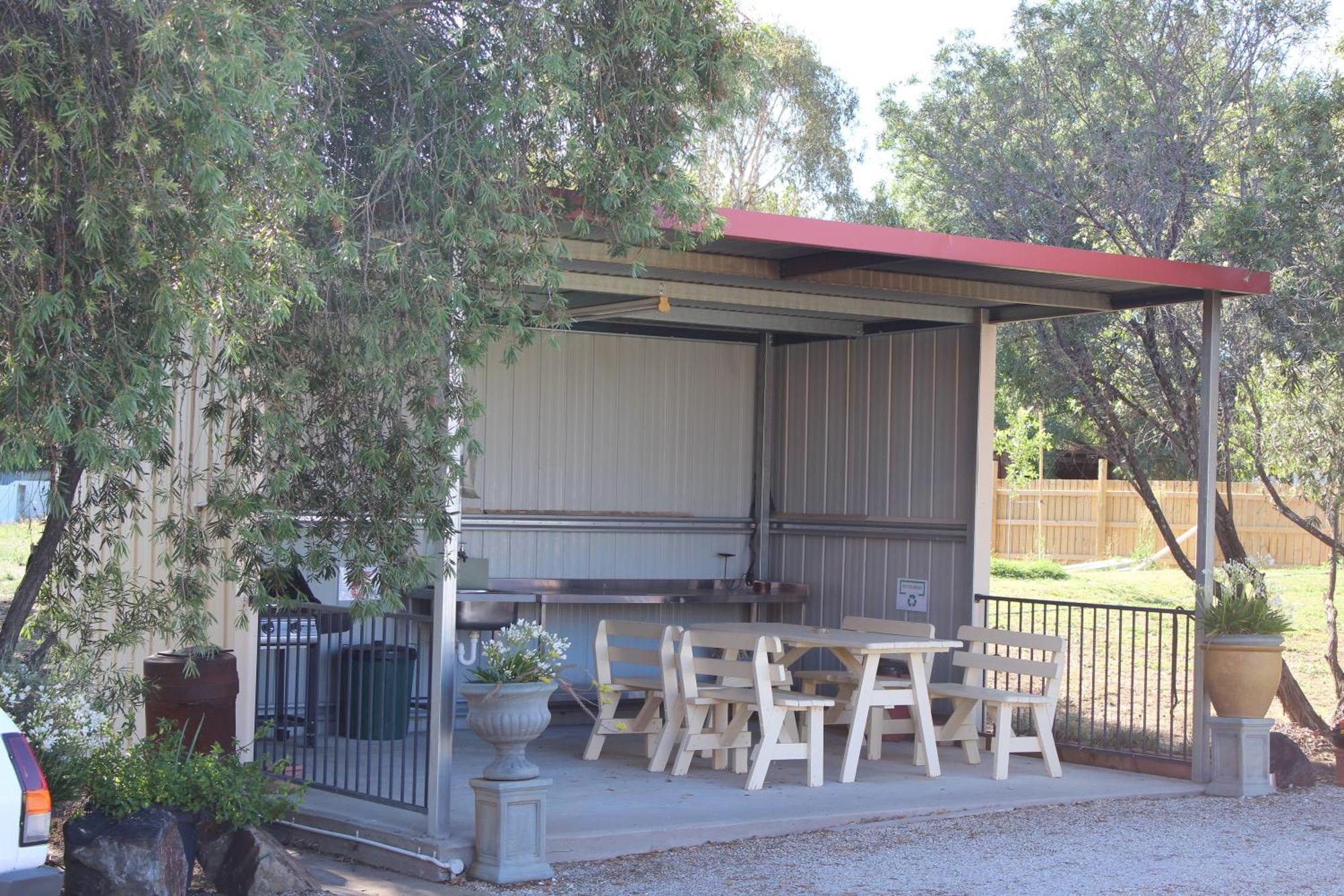 The Lydoun Motel Chiltern Bagian luar foto